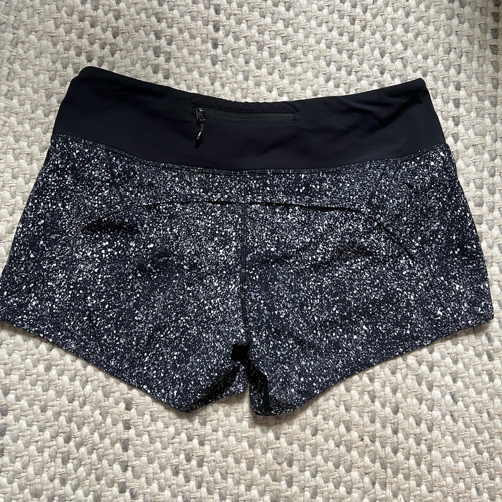 Lululemon Speed Up Mid Rise Shorts 4” Mini Splatter White Black